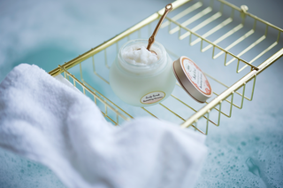 How to Scrub Your Scalp - A Complete Guide